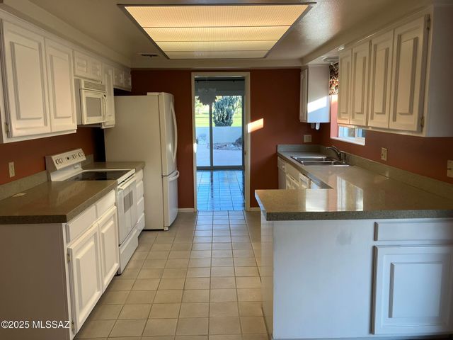 2542 W Casas Drive Drive, Tucson, AZ 85742