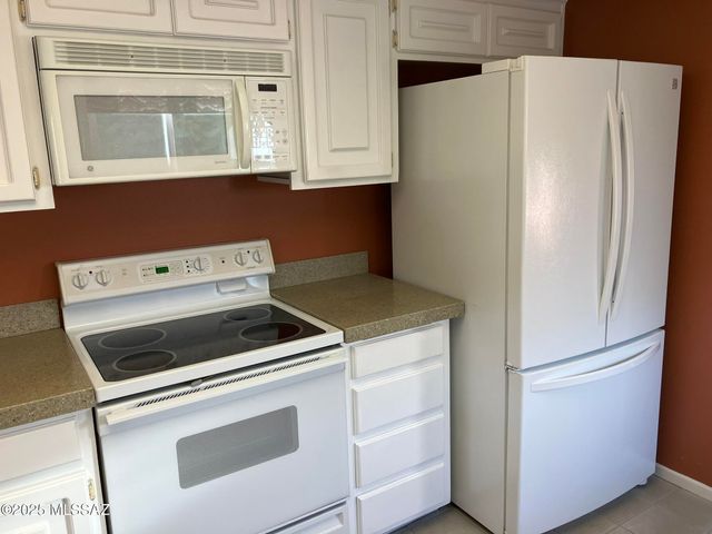 2542 W Casas Drive Drive, Tucson, AZ 85742