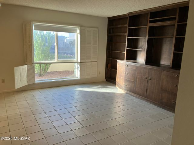 2542 W Casas Drive Drive, Tucson, AZ 85742