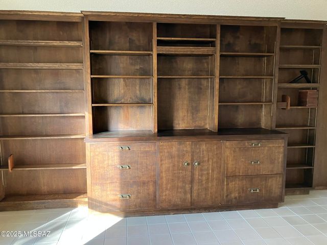 2542 W Casas Drive Drive, Tucson, AZ 85742