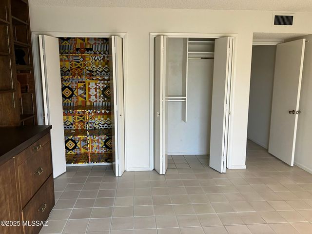 2542 W Casas Drive Drive, Tucson, AZ 85742