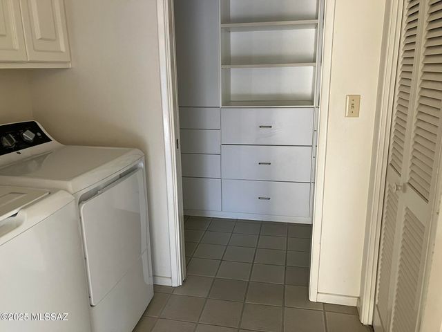 2542 W Casas Drive Drive, Tucson, AZ 85742