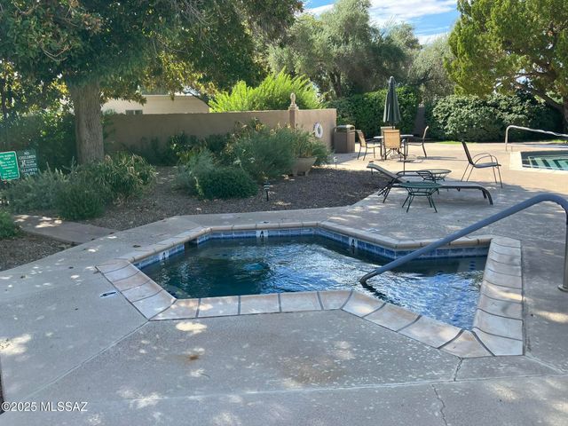 2542 W Casas Drive Drive, Tucson, AZ 85742