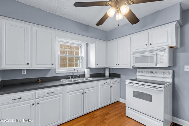 1212 Hart Ave, Louisville, KY 40213