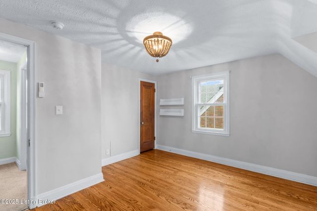 1212 Hart Ave, Louisville, KY 40213