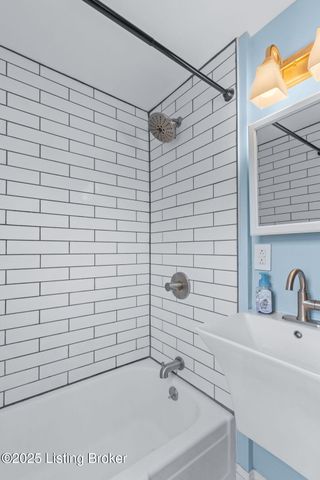 1212 Hart Ave, Louisville, KY 40213