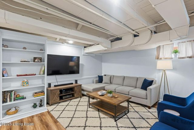 1212 Hart Ave, Louisville, KY 40213