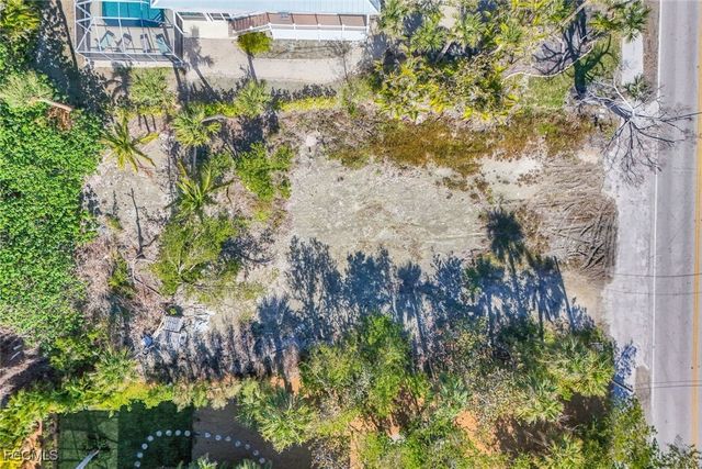 651 Donax ST, Sanibel, FL 33957