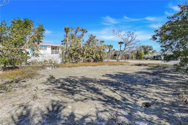 651 Donax ST, Sanibel, FL 33957
