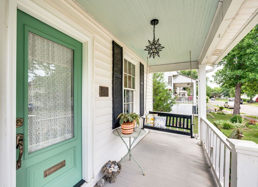 810 Lawrence St, Old Hickory, TN 37138