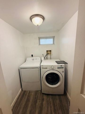 9 Ferndale Drive, Hicksville, NY 11801