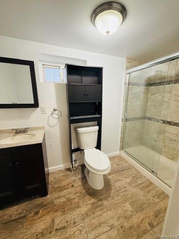 9 Ferndale Drive, Hicksville, NY 11801