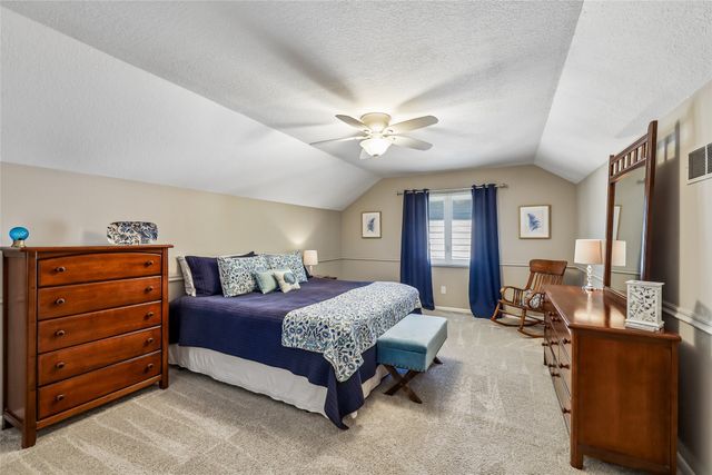 9617 Tanglewood Drive, Urbandale, IA 50322