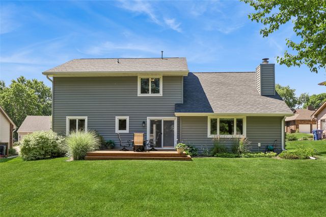 9617 Tanglewood Drive, Urbandale, IA 50322
