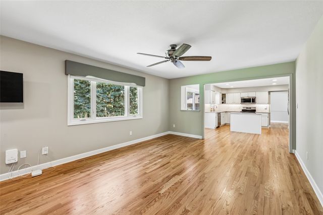 9617 Tanglewood Drive, Urbandale, IA 50322