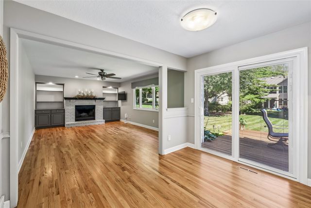 9617 Tanglewood Drive, Urbandale, IA 50322