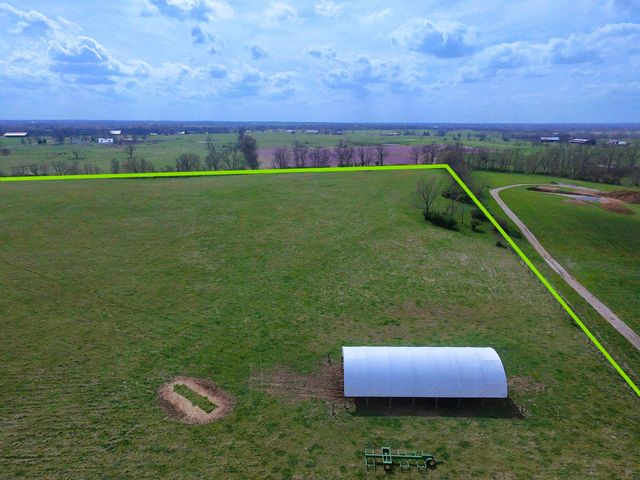 2978 Peacock, Paris, KY 40361