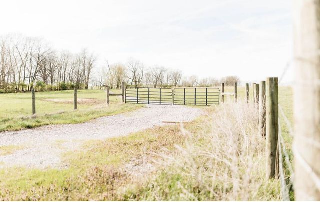 2978 Peacock, Paris, KY 40361