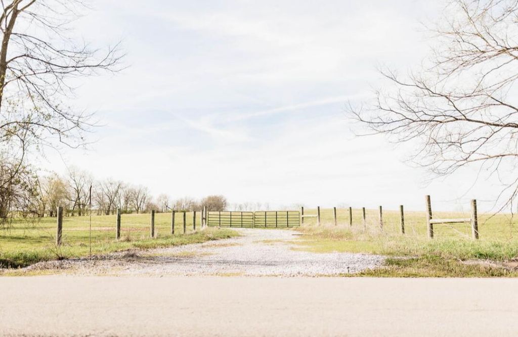 2978 Peacock, Paris, KY 40361