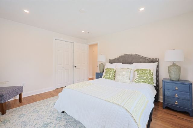 25 Overlook Ave, Webster, MA 01570