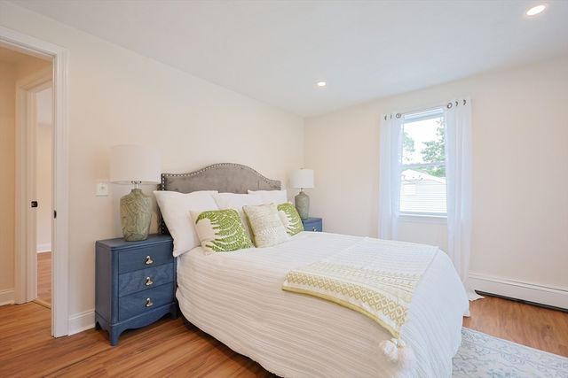 25 Overlook Ave, Webster, MA 01570