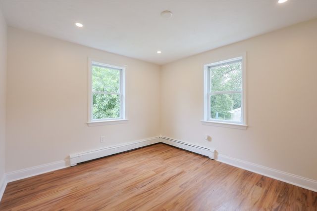 25 Overlook Ave, Webster, MA 01570