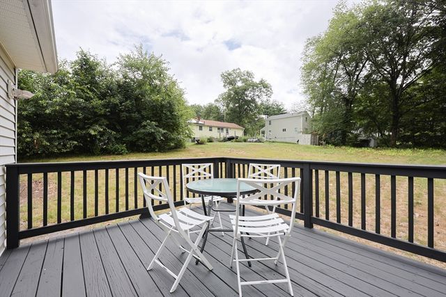 25 Overlook Ave, Webster, MA 01570