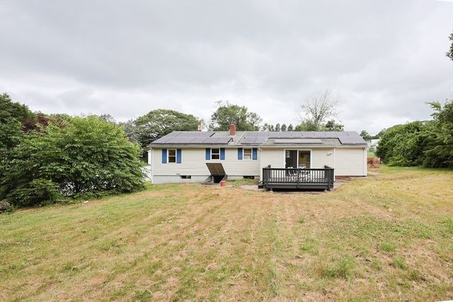 25 Overlook Ave, Webster, MA 01570