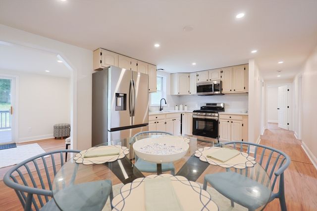 25 Overlook Ave, Webster, MA 01570