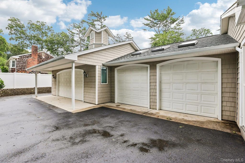 6 Winfield Drive, Sound Beach, NY 11789 — photo 2