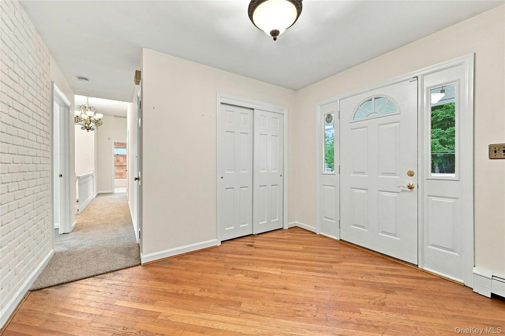 6 Winfield Drive, Sound Beach, NY 11789 — photo 4
