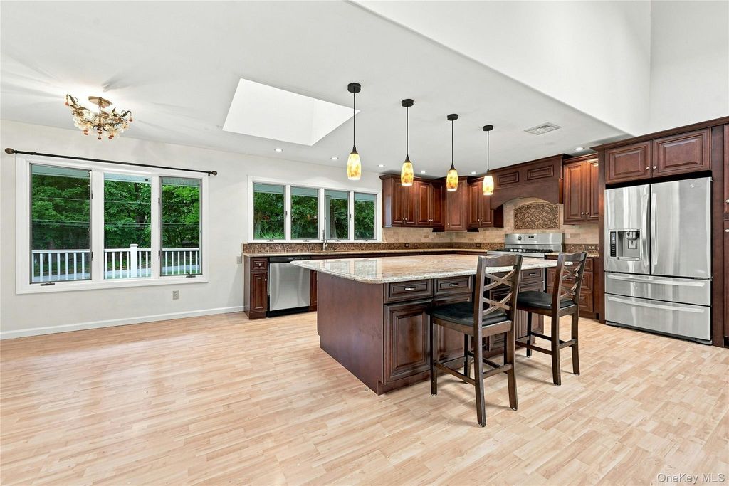 6 Winfield Drive, Sound Beach, NY 11789 — photo 5