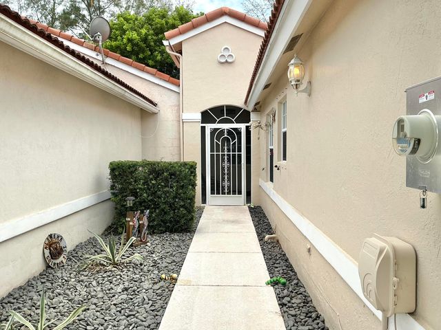7481 Edisto Drive, Greenacres, FL 33467