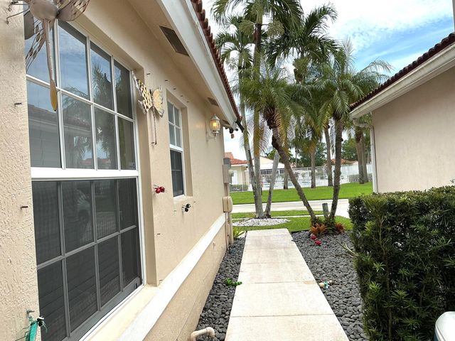 7481 Edisto Drive, Greenacres, FL 33467