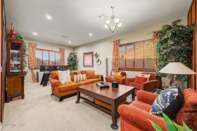 887 W Calle Artistica, Green Valley, AZ 85614