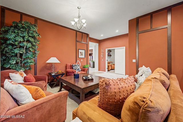 887 W Calle Artistica, Green Valley, AZ 85614