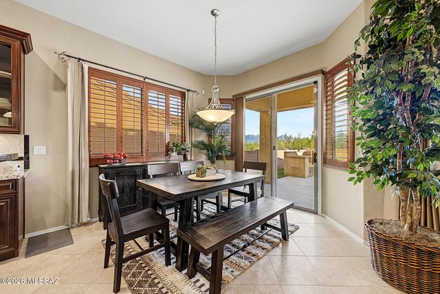 887 W Calle Artistica, Green Valley, AZ 85614