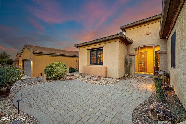 887 W Calle Artistica, Green Valley, AZ 85614