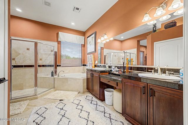 887 W Calle Artistica, Green Valley, AZ 85614