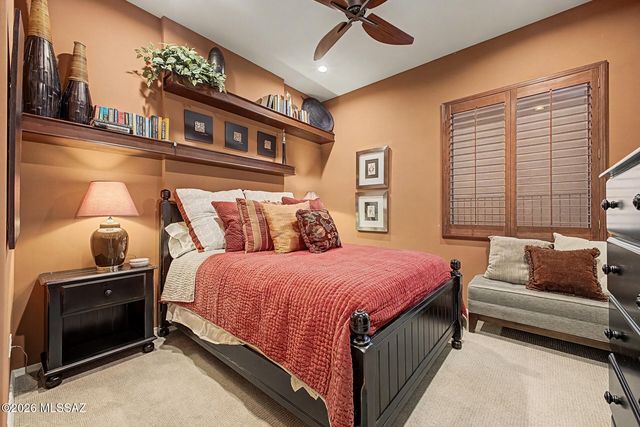887 W Calle Artistica, Green Valley, AZ 85614