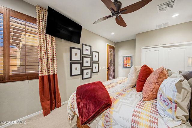 887 W Calle Artistica, Green Valley, AZ 85614