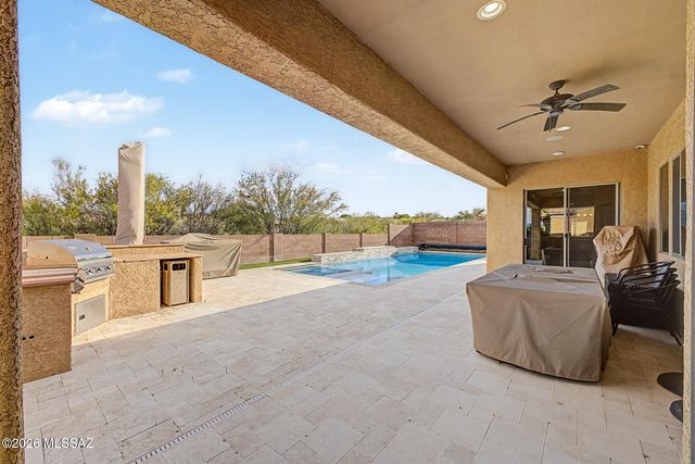 887 W Calle Artistica, Green Valley, AZ 85614
