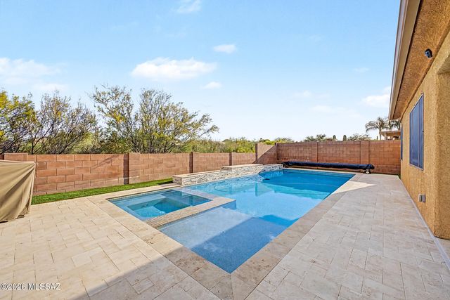 887 W Calle Artistica, Green Valley, AZ 85614
