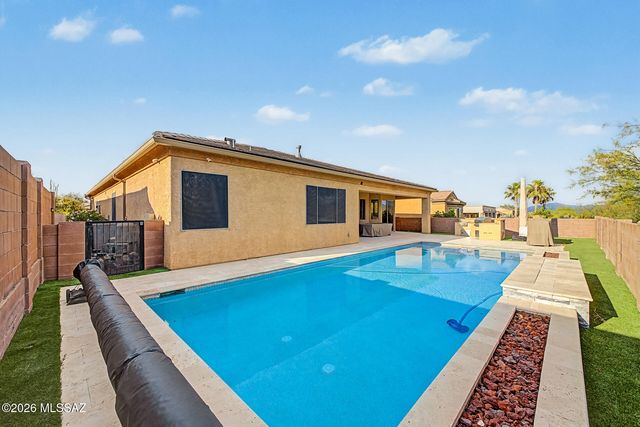 887 W Calle Artistica, Green Valley, AZ 85614