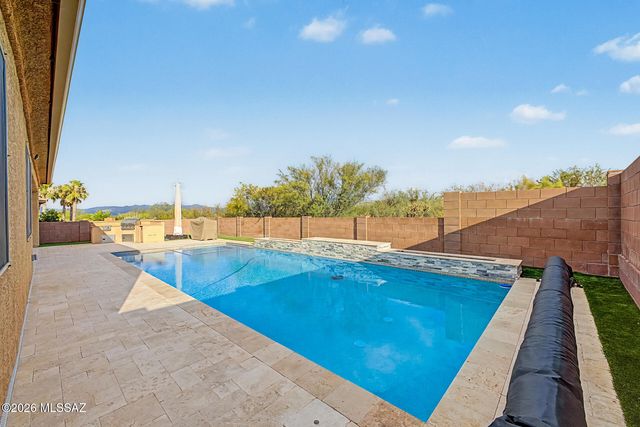 887 W Calle Artistica, Green Valley, AZ 85614
