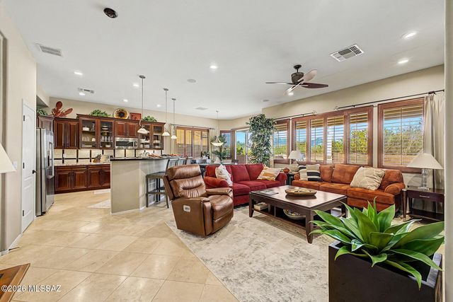 887 W Calle Artistica, Green Valley, AZ 85614