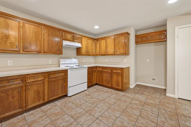 11827 E Galwan Circle, Houston, TX 77070