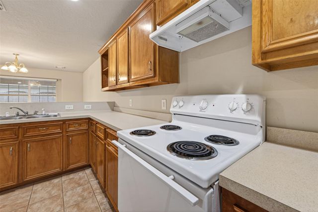 11827 E Galwan Circle, Houston, TX 77070