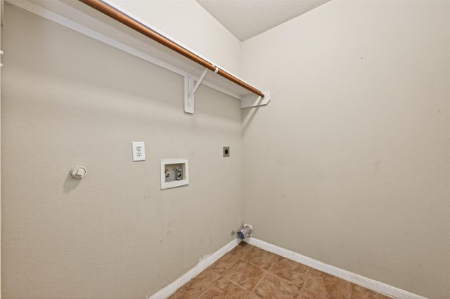 11827 E Galwan Circle, Houston, TX 77070