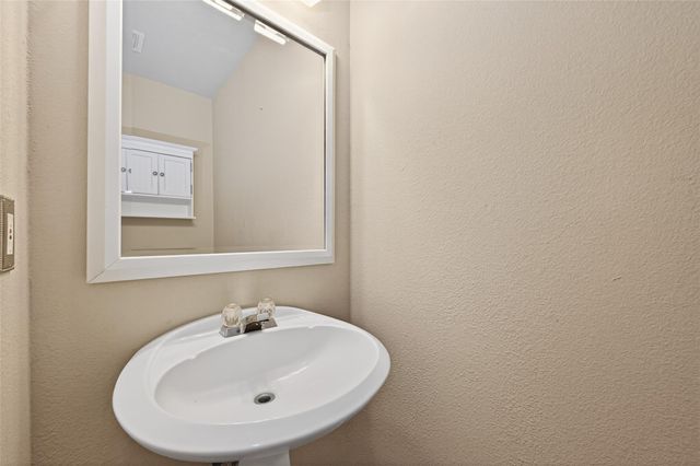 11827 E Galwan Circle, Houston, TX 77070